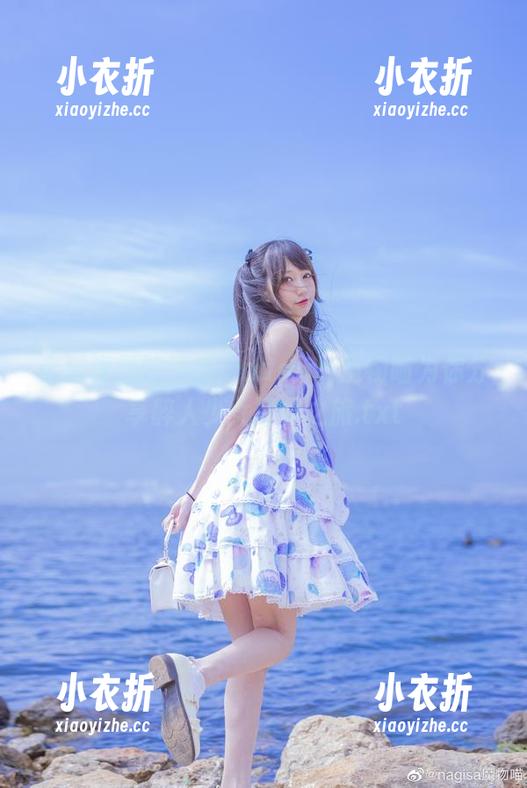 走进海风的怀抱，nagisa魔物喵为你分享醉人少女写真之旅.txt