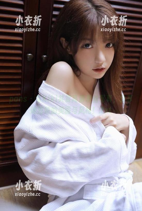 pans - 与Kiki共赏高清灰丝写真，分享她独特的美丽与风格！.txt