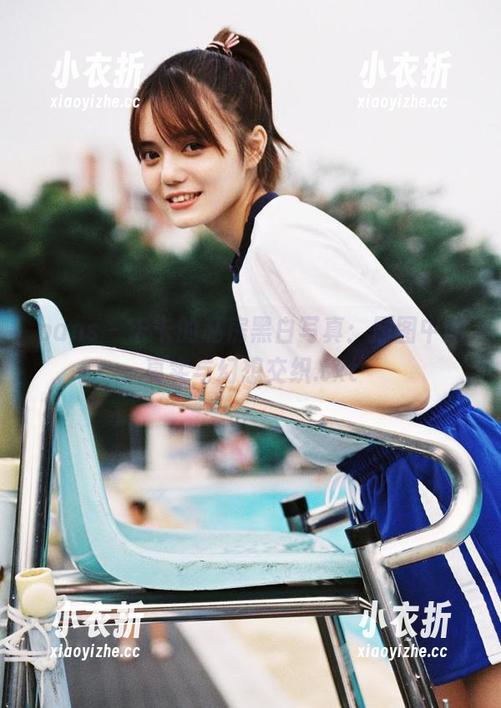 pans-卡卡 pans - 卡卡的私房黑白写真:原图中的真实与幻想交织.txt