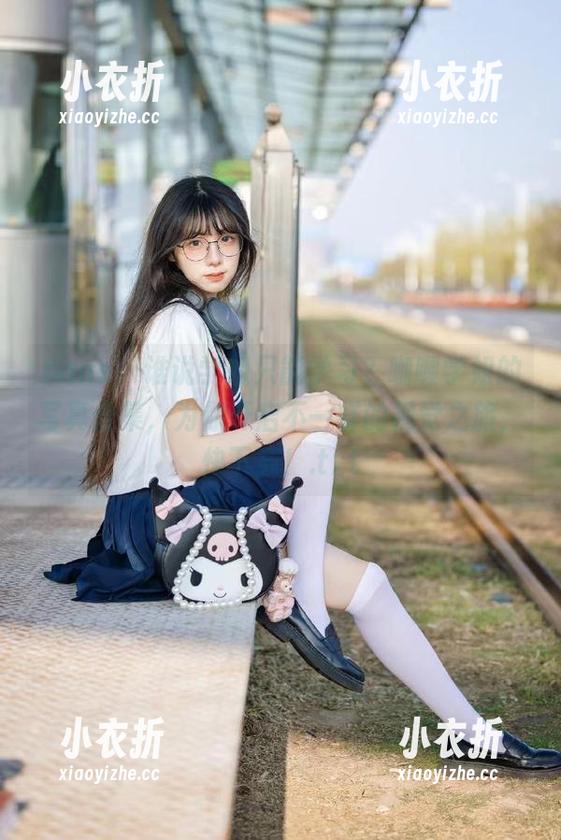 pans - 谁说学姐只能学习？咖喱学姐的写真合集，为你开启不一样的视觉之旅，快下载！.txt