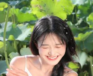 pans – 探索宁宁连衣裙美图合集，领略时尚与艺术的完美融合，绝不能错过！.txt