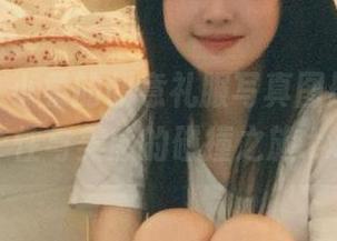 pans – 小柔的创意礼服写真图册，展现个性与美感的碰撞之旅.txt
