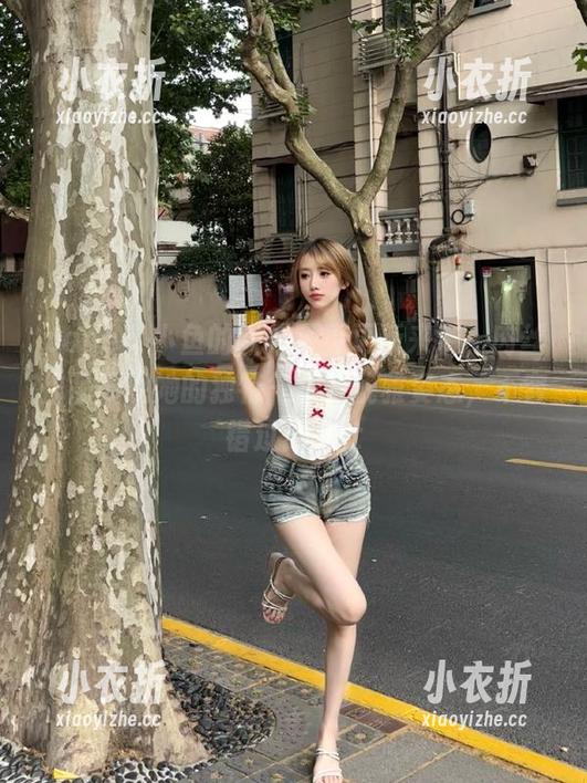 pans - 小鱼的新作写真更新来袭，肉丝作品展现她的独特气质与优雅姿态，不容错过！.txt