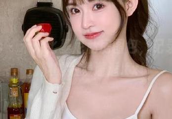 pans – 禾禾比基尼私房图包，记录她与海滩的浪漫邂逅.txt