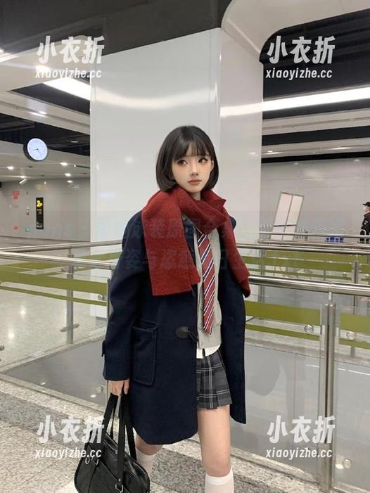 pans - 雨涵泳装原图合集，细腻刻画她曼妙身姿与恣意假日生活.txt