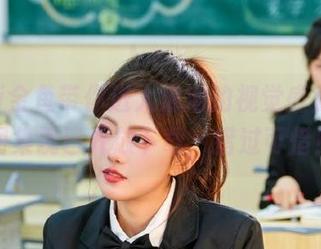 让yui金鱼带你进入泳池的视觉盛宴，超高清图集现已开放下载，错过可惜！.txt