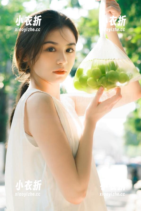 高清写真下载专区：Saku学姐带给你视觉与灵魂的双重盛宴.txt