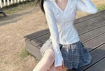 微密圈 – 别来了！不爱笑的赛琳的旅拍写真资源简直是我的心头肉，根本停不下来！.txt