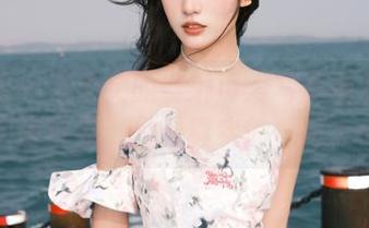 微密圈 – 不爱笑的赛琳可爱写真展示：在图库中发现她最真实的一面.txt