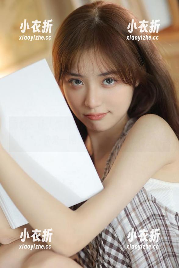 丽柜 - 让人惊艳的Amily女神美图与套图，快来一睹她的风采吧！.txt