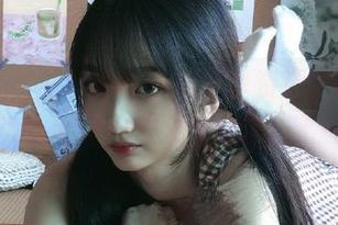 丽柜 – 左左学姐的最新写真资源，让你的眼睛大开，快来围观吧！.txt