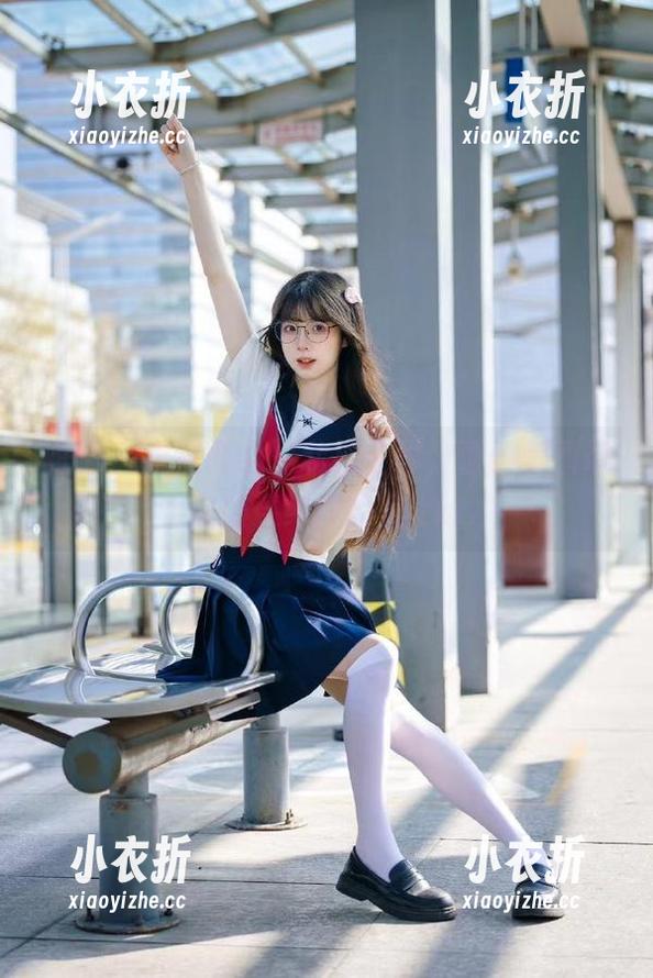丽柜 - 走进心心的私拍世界，蕾丝美图带你感受纯粹的美.txt