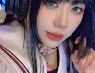 九言全套写真大揭秘，永劫无间中殷紫萍的魅力让人难以抗拒！.txt