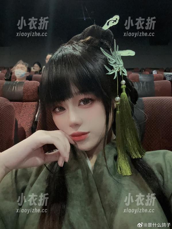 九言的艺术探索：无圣光的卡夫卡主题写真套图.txt