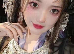 从云溪溪的油画少女作品中，感受无圣光的美学与图片的艺术灵感.txt