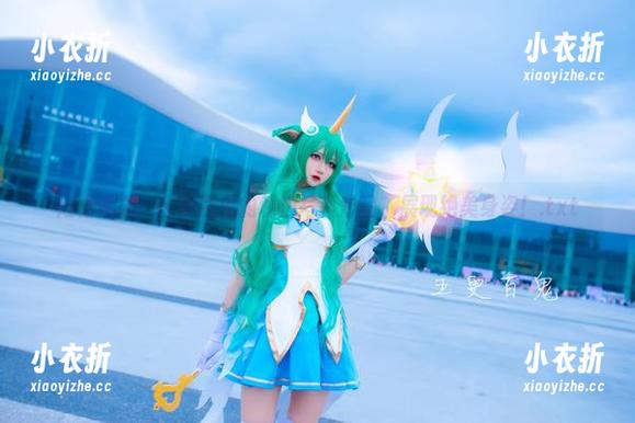 短裙诱惑：五更百鬼的私拍写真作品，展现绝美身姿！.txt