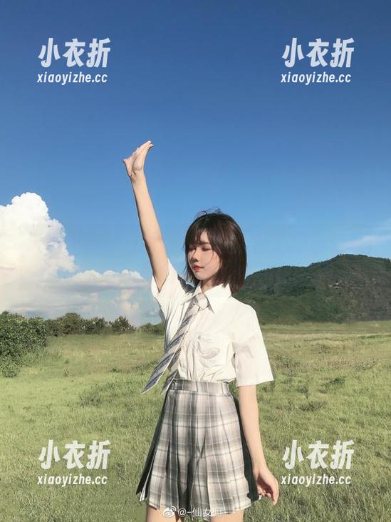 沉醉于仙女月的粉色旗袍：精选原图记录美的瞬间.txt