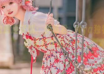 在海边追逐梦境：伊喵君_Nya独特风格的写真作品.txt