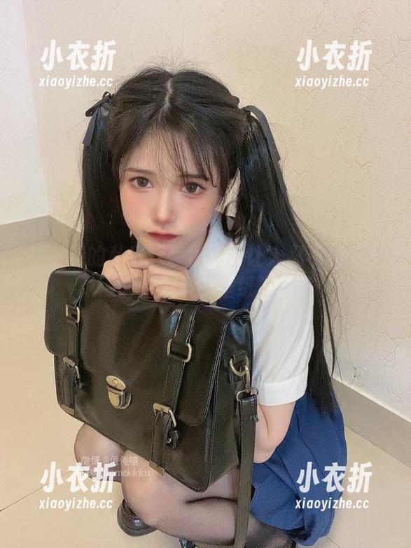 倦倦喵的私房泳装作品：让人忍不住想一键设置为桌面壁纸！.txt