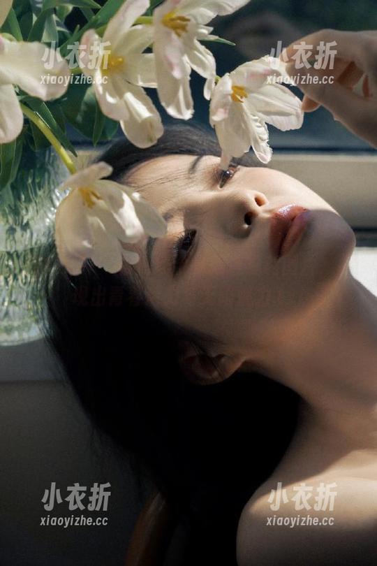 克拉女神-依娜丝 克拉女神 - 依娜丝学妹精选福利图片,展现出青春活力与无限魅力.txt