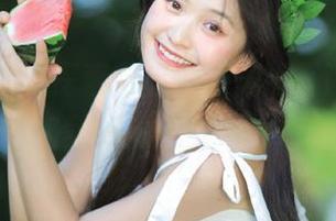 克拉女神 – 探索网盘中的周迪圣诞写真，定格美好时光的瞬间.txt