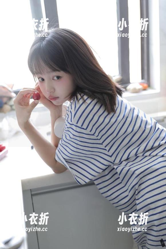 克拉女神 - 骄傲呈现：在线查看宋智珍女王独一无二的写真图片，感受女王的非凡气质.txt