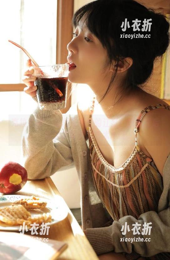 克拉女神 - 私房写真中的江琴：肉丝背后的故事与摄影艺术.txt