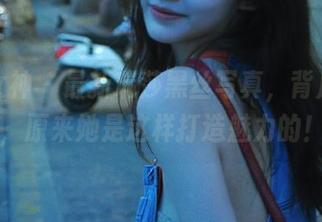 克拉女神 – 最新瑞莎黑丝写真，背后故事曝光，原来她是这样打造魅力的！.txt