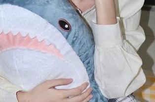 微密圈 – 兔宝妮to的格子女仆装定制写真：创意满分，但是有些地方让我想笑！.txt