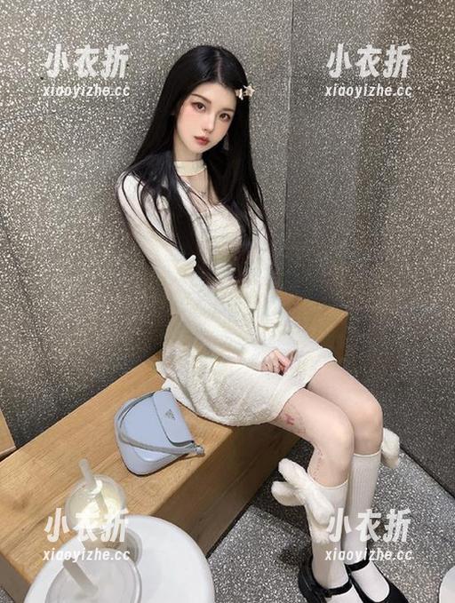 兔玩映画 定制青春时光:兔玩映画与铁轨旁的小细腿亲密接触写真.txt