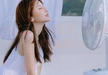 北哥完全OK天台私拍图包，尽情享受浪漫与艺术的融合.txt