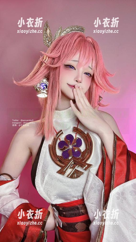 千夜未来 私房美图展现千夜未来独特风格,猫咪成为最佳搭档!.txt