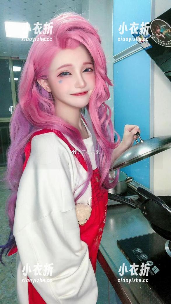 千夜未来 千夜未来最新写真作品集Seraphine热情更新,呈现心灵深处的美!.txt