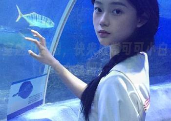 办公室魅力无限，快来欣赏可可小白兔的Cos合集吧！.txt