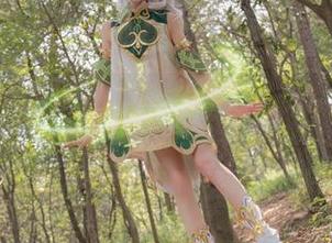 最新震撼登场！“咬人小小兔”最新cos写真，带你进入琪花星烛下的可莉炸鱼舞仙境！.txt