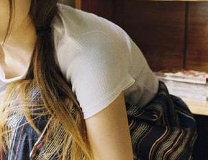 在线浏览高清喵写真，黑丝美足瞬间让你心跳加速.txt