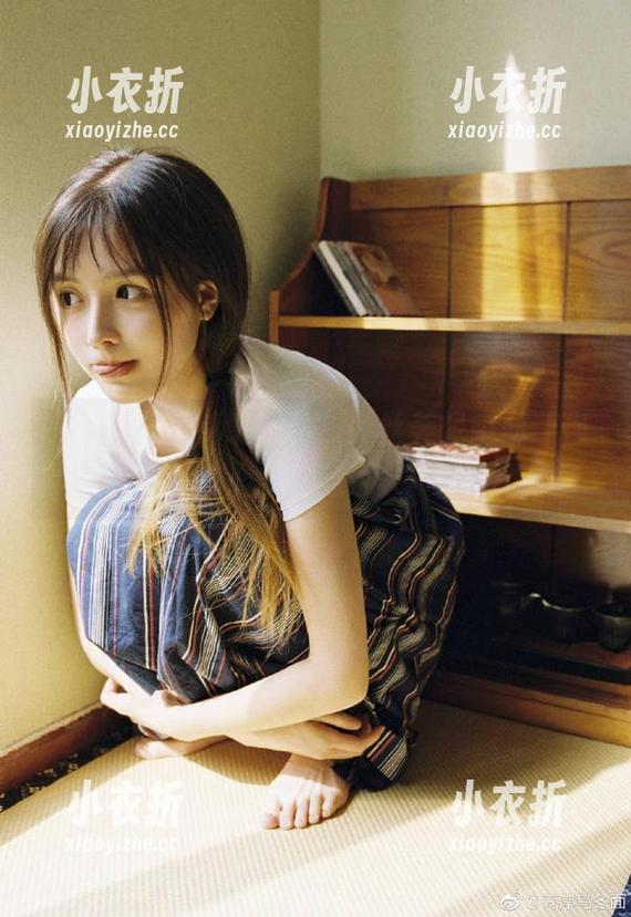 在线浏览高清喵写真，黑丝美足瞬间让你心跳加速.txt