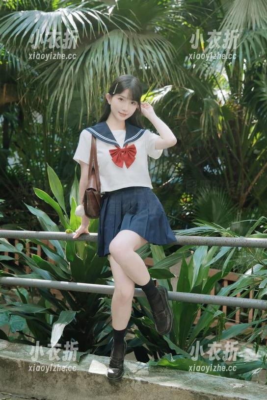 喵糖映画精品图库：画室少女制服的缤纷世界，等你来探索.txt