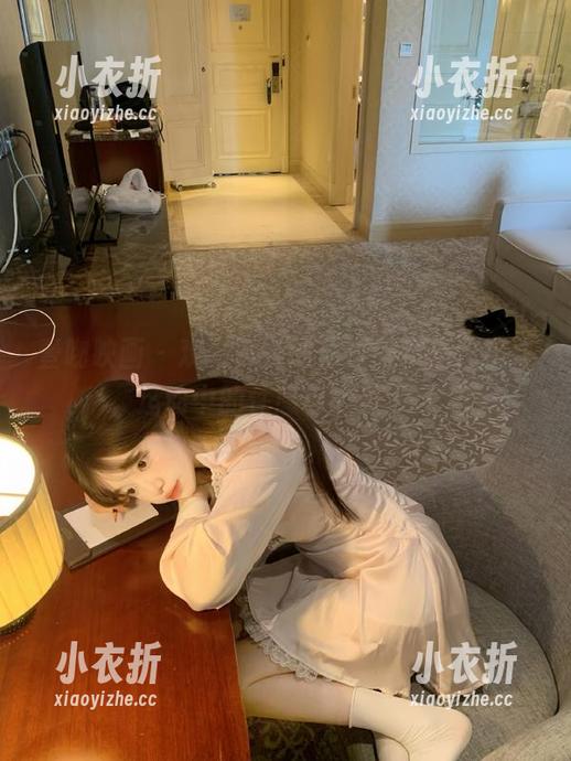 壹吻映画-辣辣 壹吻映画 - 观看辣辣的体操服作品,探寻运动中的性感与力量.txt