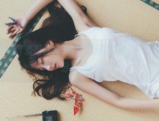 头条女神 – 乔安可爱写真系列：没想到自嘲也可以这么萌的美图分享.txt