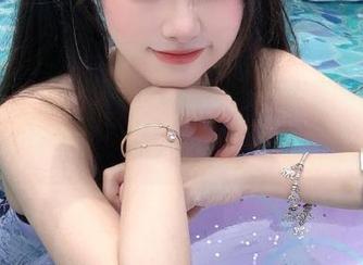 头条女神 – 尹菲作品集：穿上体操服才发现，分享我的自信原来是个笑话.txt