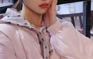 头条女神 – 在易阳的教室里，捕捉生活瞬间的写真原图，感受光影的奇妙变化.txt