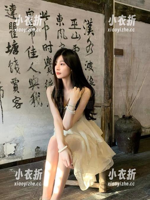 头条女神 - 月音瞳私拍双人美图，灵动记录人与人之间的温暖瞬间.txt