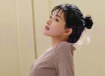 头条女神 – 李由美的豹纹写真真是让人欲罢不能，竟然还适合做壁纸？.txt