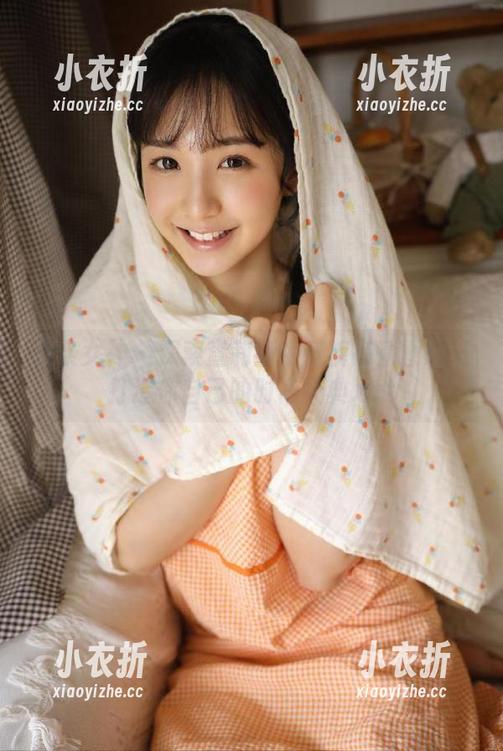 头条女神 - 探索查莉娅牛仔裤高清图册：打造你自己的时尚经典.txt