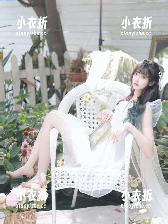 头条女神 - 活力四射的筱溪连衣裙写真，网盘中尽享视觉盛宴！.txt
