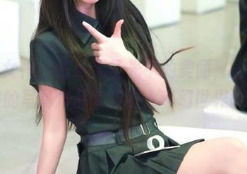 头条女神 – 探索无圣光中的美丽，语溪女孩的写真作品带你进入奇幻世界.txt