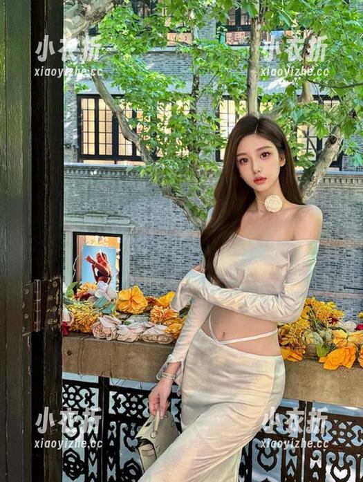 奶雯 微密圈 - 浪漫与纯粹:奶雯的白色私房写真精彩图片回顾.txt