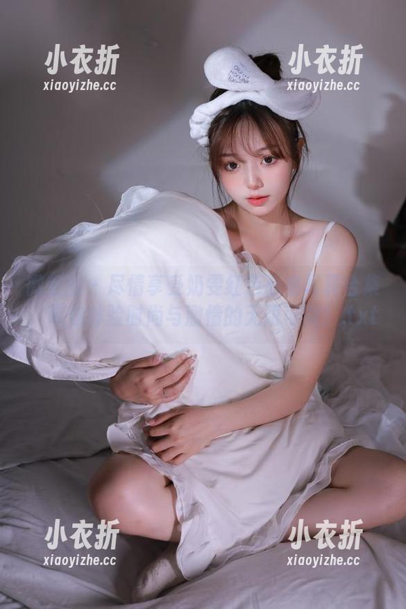 奶雯 微密圈 - 尽情享受奶雯红色战衣写真合集,带你体验时尚与激情的无限可能!.txt