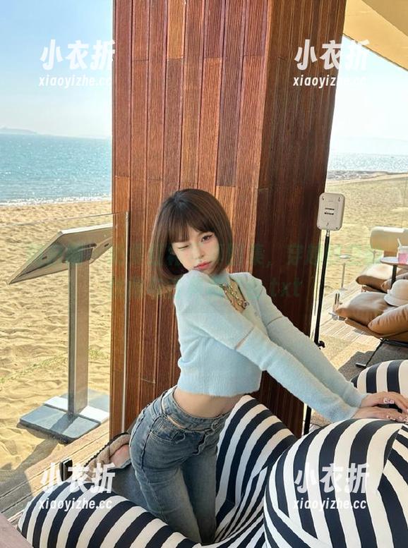奶雯 微密圈 - 奶雯红裙写真图集,穿越时空的优雅与古典相结合.txt